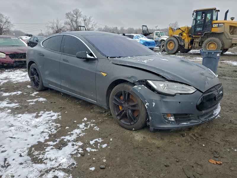 Photo 4 from auction – 2014 TESLA MODEL S with VIN 5YJSA1S18EFP35271