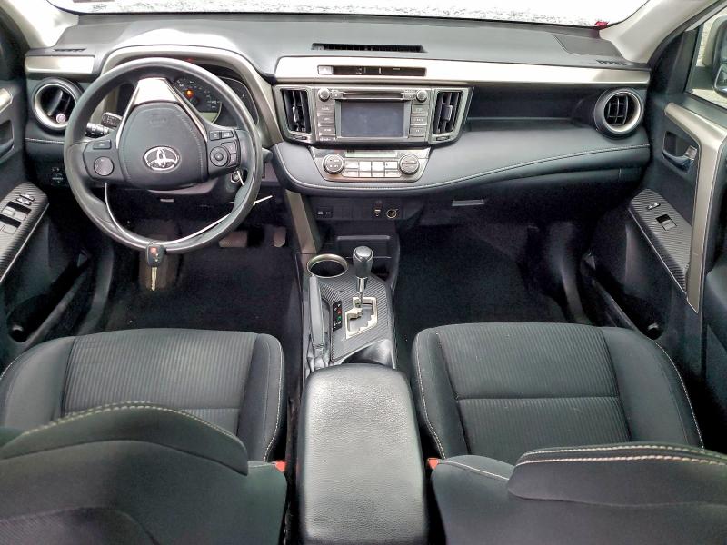 Photo 8 from auction – 2015 TOYOTA RAV4 XLE with VIN 2T3RFREV1FW250107