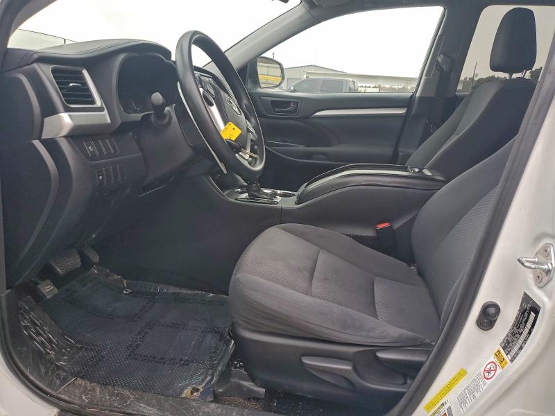 Photo 7 from auction – 2017 TOYOTA HIGHLANDER with VIN 5TDZZRFH8HS231655