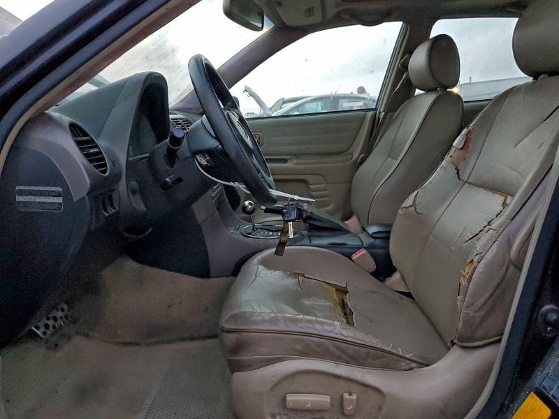 Photo 7 from auction – 2001 LEXUS IS with VIN JTHBD182510013495