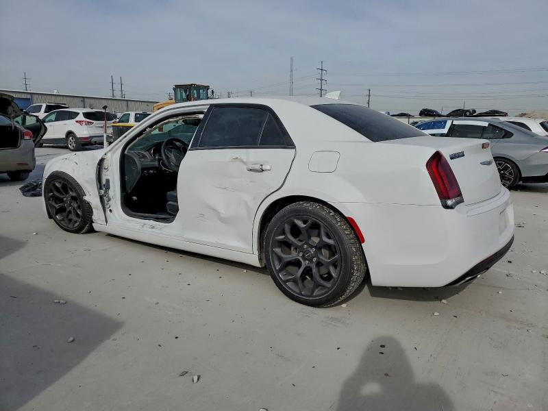 Photo 2 from auction – 2019 CHRYSLER 300 TOURIN with VIN 2C3CCAAGXKH693720