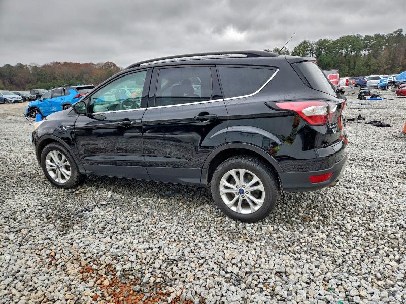 Photo 2 from auction – 2018 FORD ESCAPE SE with VIN 1FMCU9GD2JUA58261