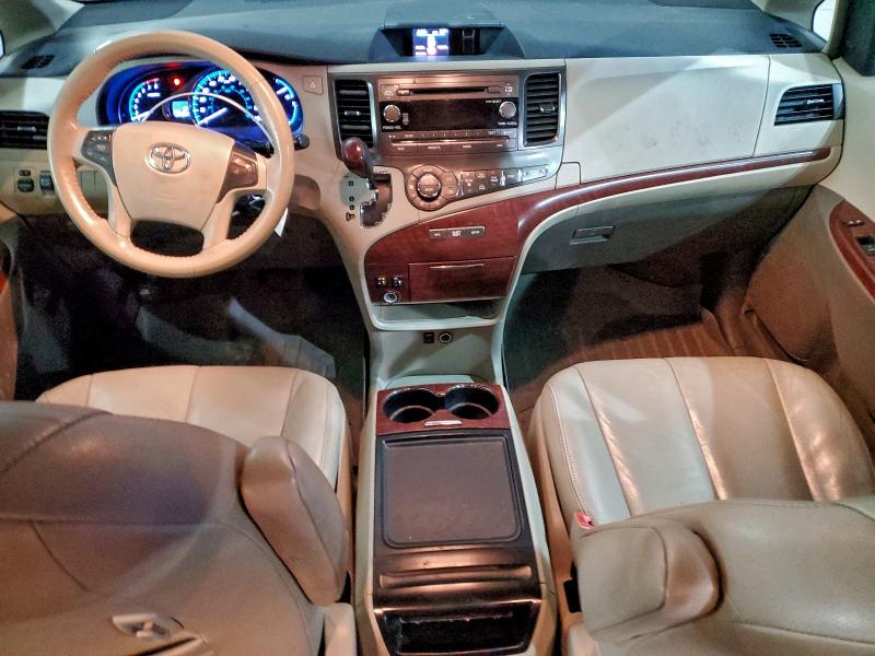 Photo 8 from auction – 2014 TOYOTA SIENNA XLE with VIN 5TDYK3DC7ES411631