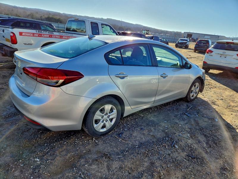 Photo 3 from auction – 2017 KIA FORTE LX with VIN 3KPFK4A79HE100706