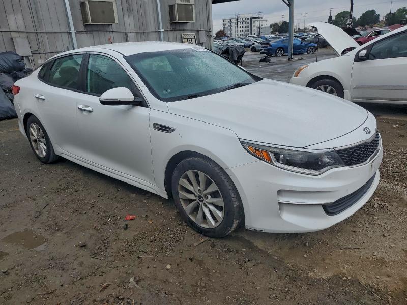 Photo 4 from auction – 2016 KIA OPTIMA LX with VIN 5XXGT4L38GG065447
