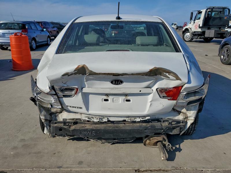Photo 6 from auction – 2012 KIA FORTE LX with VIN KNAFT4A20C5495023