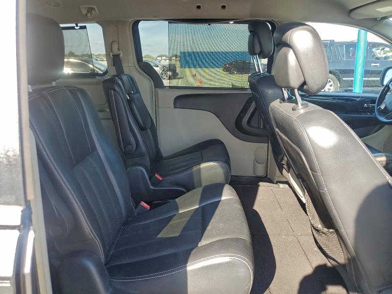 Photo 11 from auction – 2011 CHRYSLER TOWN & COU with VIN 2A4RR8DG6BR659447
