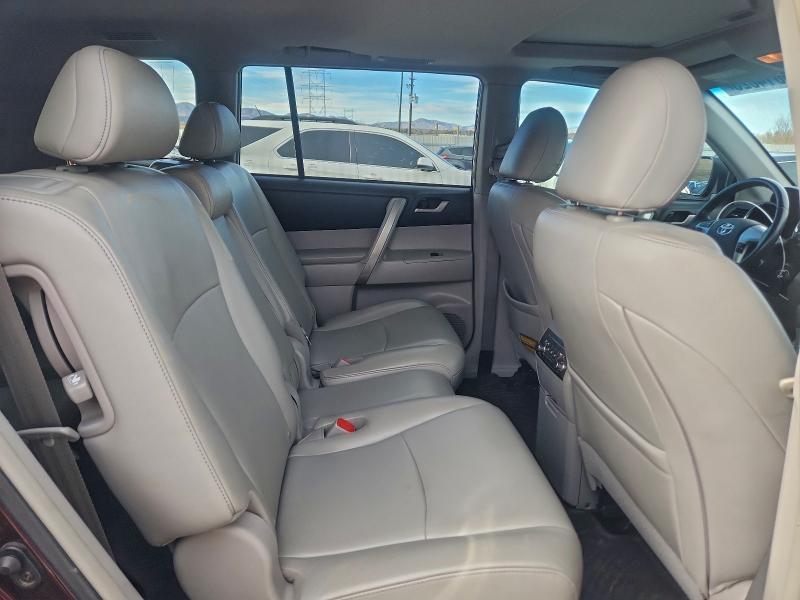 Photo 11 from auction – 2013 TOYOTA HIGHLANDER with VIN 5TDBK3EH3DS267932
