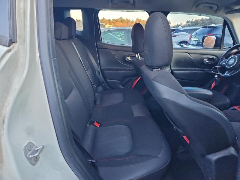 Photo 11 from auction – 2016 JEEP RENEGADE T with VIN ZACCJBCT7GPD38642