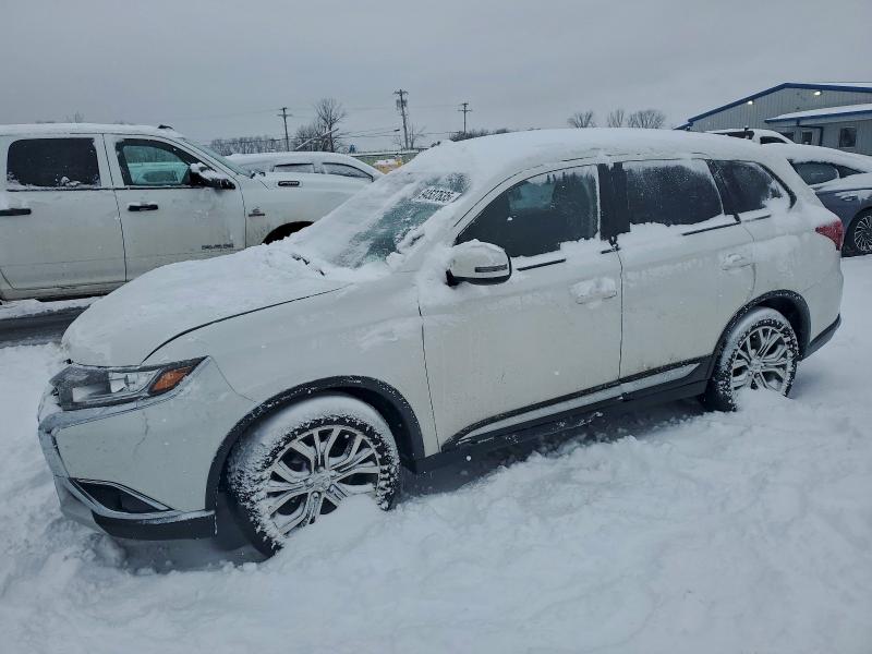 MITSUBISHI OUTLANDER 2017 with VIN JA4AZ3A33HZ061736 - Photo from auction