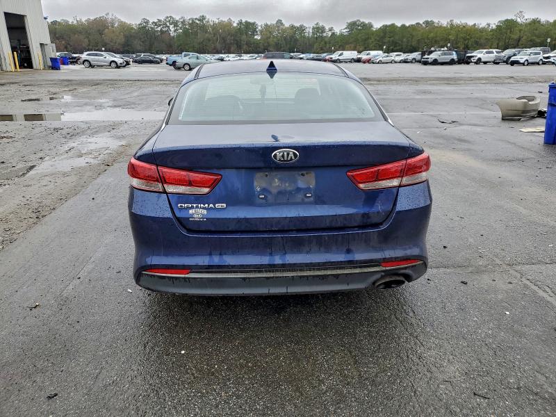 Photo 6 from auction – 2017 KIA OPTIMA with VIN 5XXGT4L32HG144498