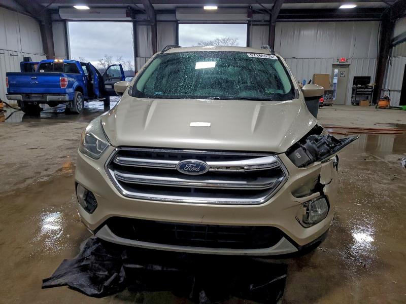 Photo 5 from auction – 2017 FORD ESCAPE SE with VIN 1FMCU9GD4HUC62618