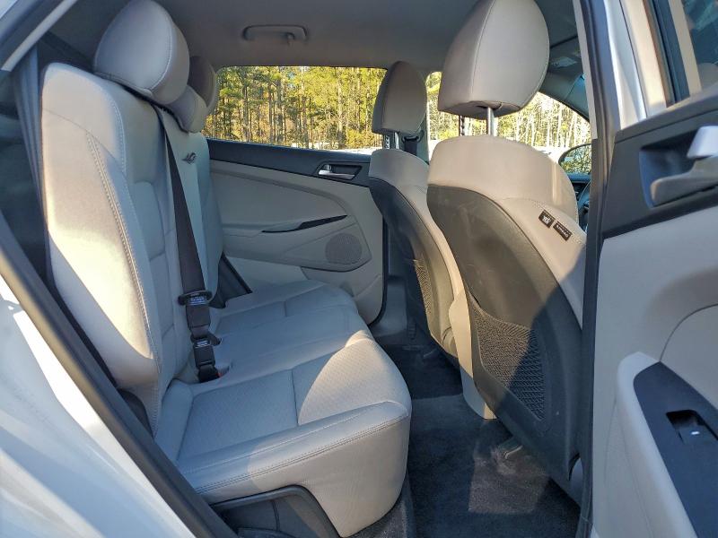 Photo 11 from auction – 2021 HYUNDAI TUCSON SE with VIN KM8J2CA44MU294725