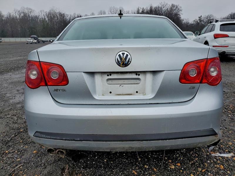 Photo 6 from auction – 2005 VOLKSWAGEN NEW JETTA with VIN 3VWSF71K15M637433
