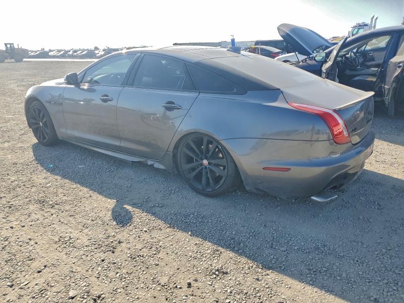 Photo 2 from auction – 2017 JAGUAR XJ with VIN SAJWA1C71H8W12499