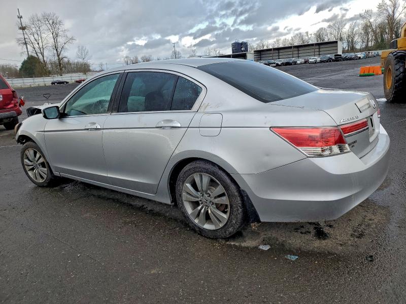 Zdjęcie 2 z aukcji – 2012 HONDA ACCORD SE z VIN 1HGCP2F63CA141452