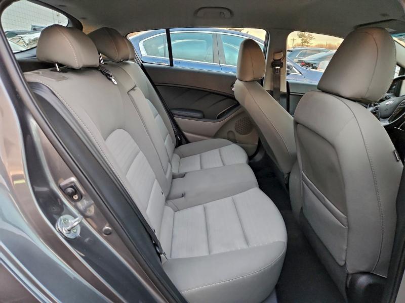 Photo 10 from auction – 2015 KIA FORTE EX with VIN KNAFX5A87F5370961