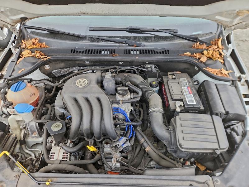 Photo 11 from auction – 2015 VOLKSWAGEN JETTA BASE with VIN 3VW2K7AJ7FM261177