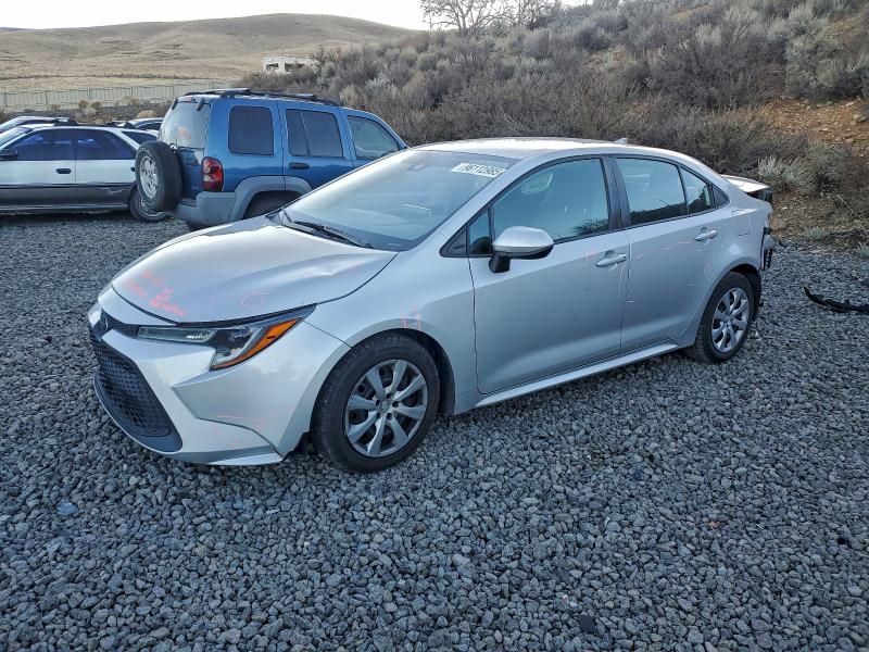 TOYOTA COROLLA LE 2021 with VIN 5YFEPMAE6MP183290 - Photo from auction
