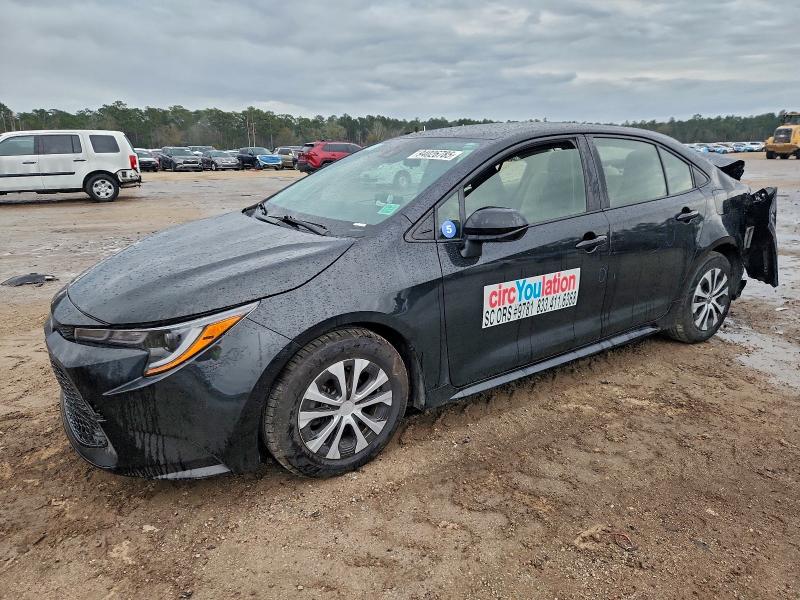 TOYOTA COROLLA LE 2022 with VIN JTDEAMDE5NJ057022 - Photo from auction