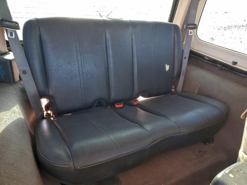 Photo 11 from auction – 2000 JEEP WRANGLER / with VIN 1J4FA59S4YP706152