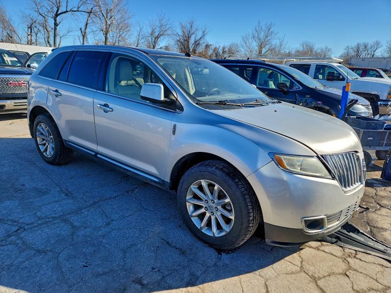 Photo 4 from auction – 2011 LINCOLN MKX with VIN 2LMDJ8JK9BBJ03173