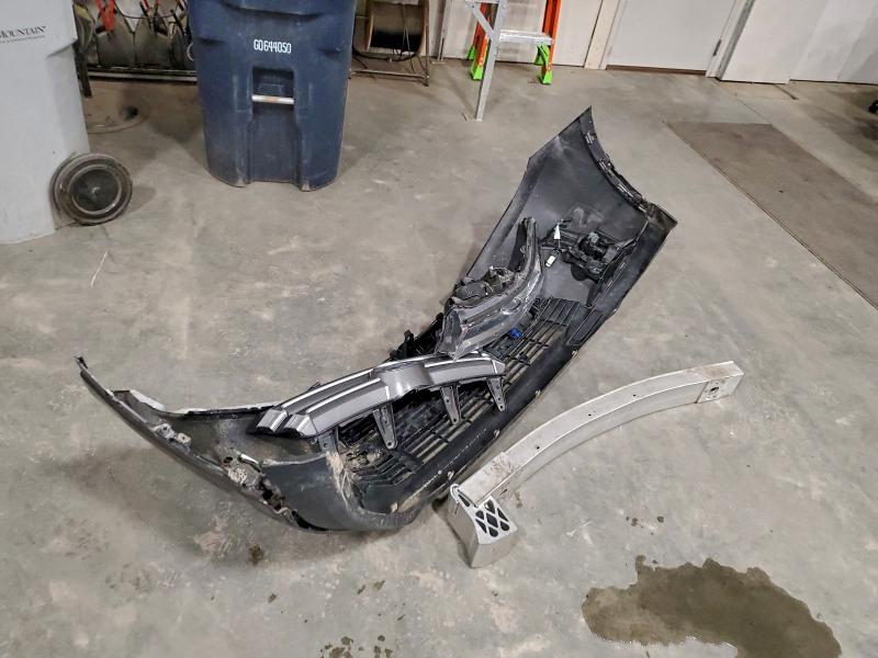 Photo 13 from auction – 2019 TOYOTA HIGHLANDER with VIN 5TDDGRFH0KS059855