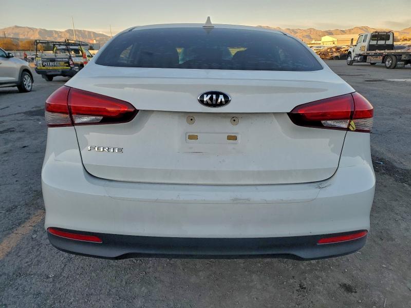 Photo 6 from auction – 2018 KIA FORTE LX with VIN 3KPFK4A77JE245281