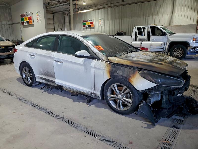 Photo 4 from auction – 2019 HYUNDAI SONATA LIM with VIN 5NPE34AF4KH729115