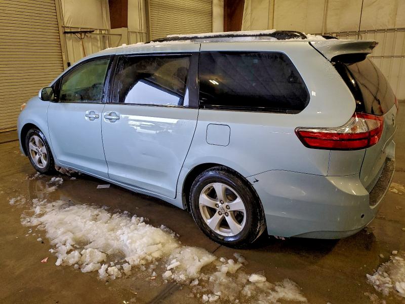 Photo 2 from auction – 2015 TOYOTA SIENNA LE with VIN 5TDKK3DC2FS577191