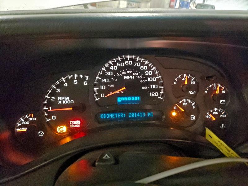 Photo 9 from auction – 2005 GMC SIERRA K25 with VIN 1GTHK29UX5E108151