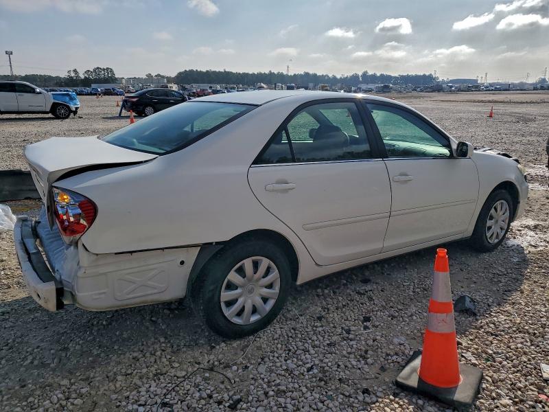 Photo 3 from auction – 2005 TOYOTA CAMRY LE with VIN 4T1BE32K95U623932