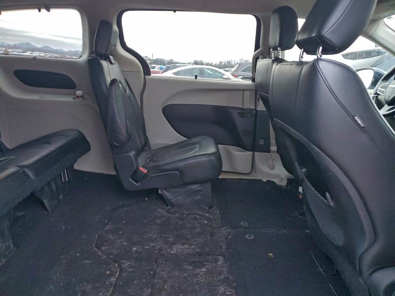 Photo 11 from auction – 2018 CHRYSLER PACIFICA with VIN 2C4RC1BG2JR279747