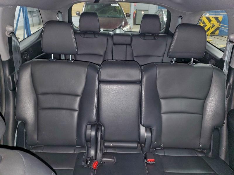 Photo 10 from auction – 2017 HONDA PILOT TOUR with VIN 5FNYF6H98HB081401