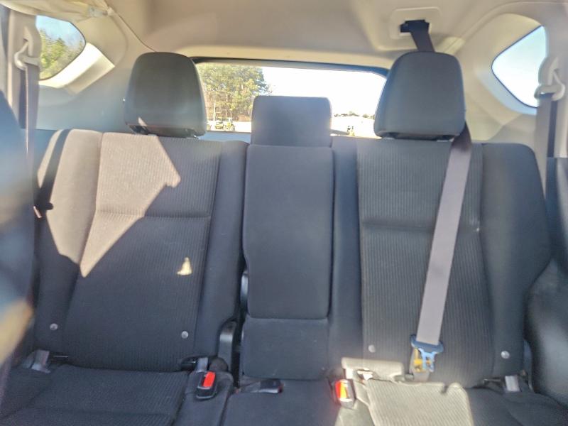 Photo 10 from auction – 2017 TOYOTA RAV4 LE with VIN JTMBFREV5HJ703969