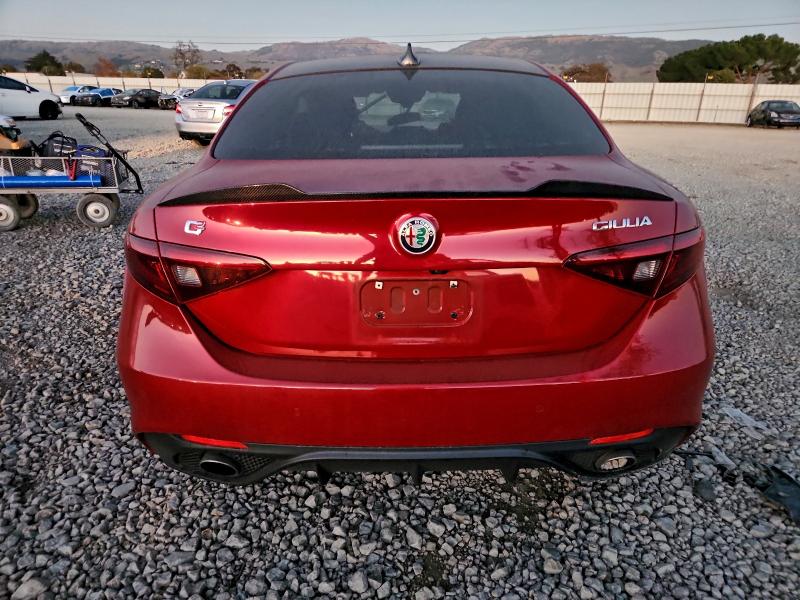 Photo 6 from auction – 2017 ALFA ROMEO GIULIA TI with VIN ZARFAECN8H7526106