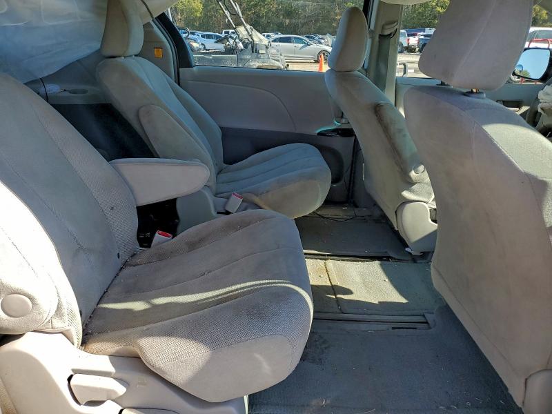 Photo 11 from auction – 2012 TOYOTA SIENNA with VIN 5TDZK3DC8CS248764