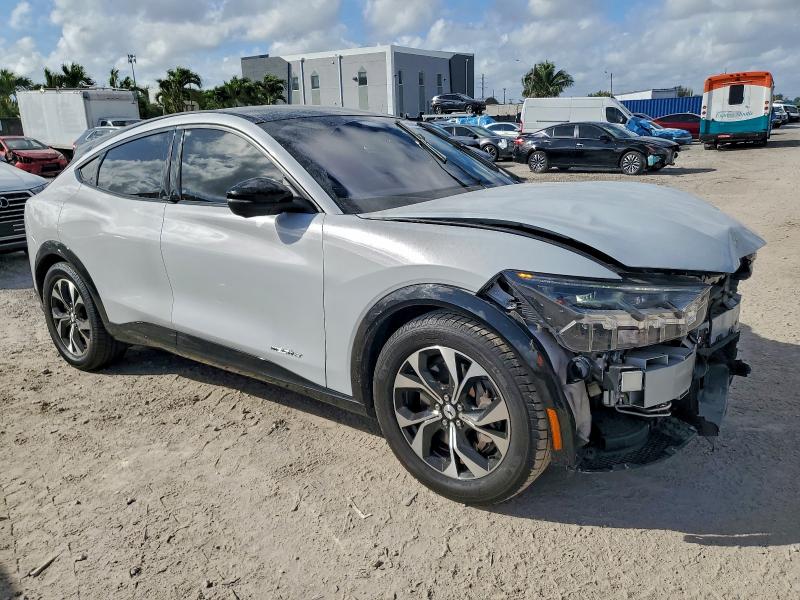 Photo 4 from auction – 2022 FORD MUSTANG MA with VIN 3FMTK3RM8NMA03470
