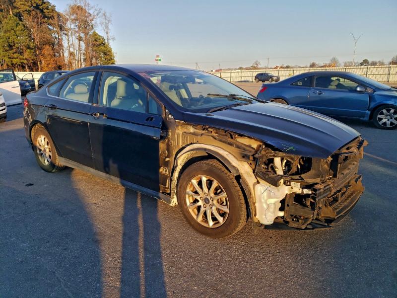 Photo 4 from auction – 2015 FORD FUSION S with VIN 3FA6P0G77FR273847