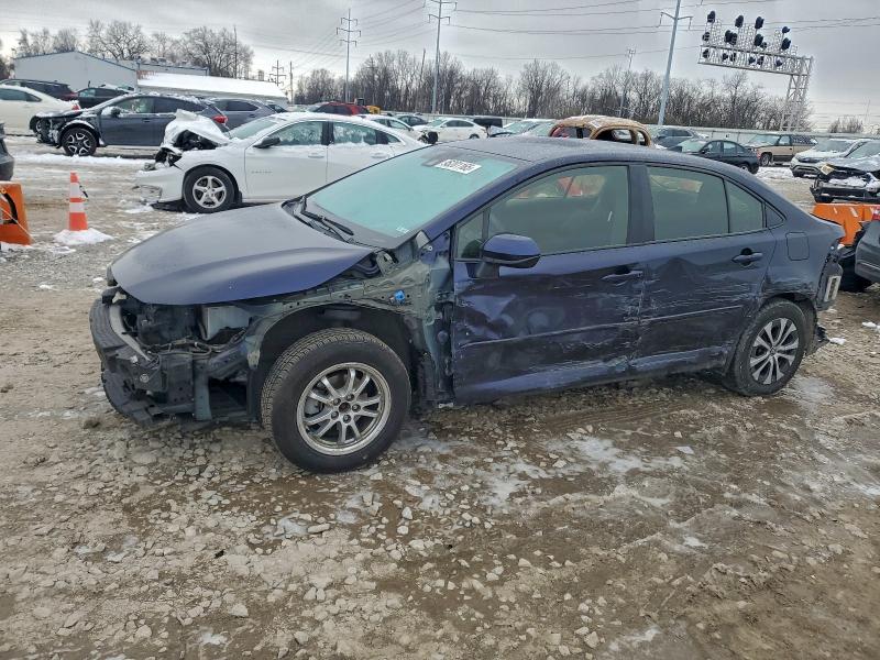 TOYOTA COROLLA LE 2022 with VIN JTDEAMDE4NJ060011 - Photo from auction