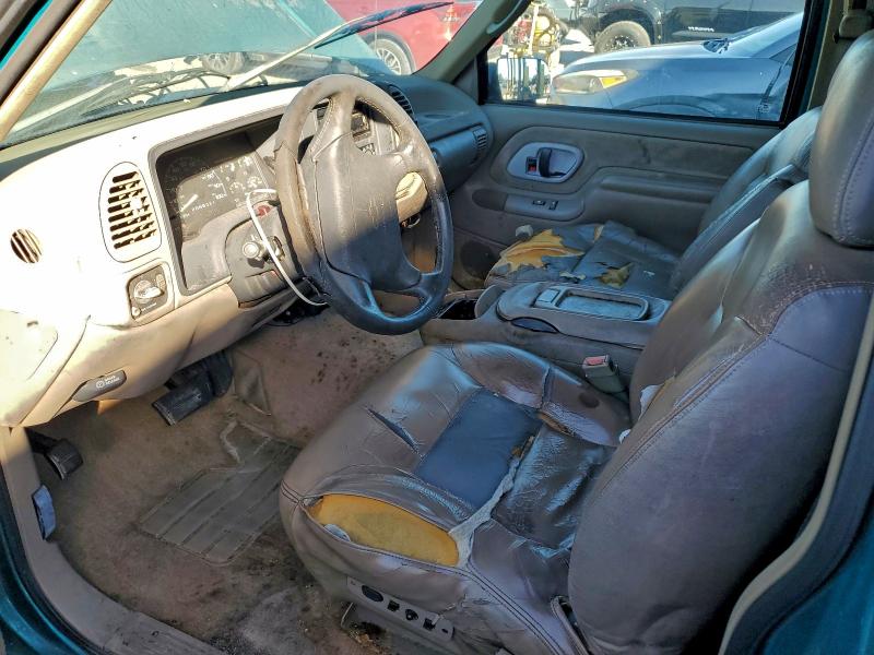 Photo 8 from auction – 1996 CHEVROLET GMT-400 C1 with VIN 2GCEC19RXT1200199
