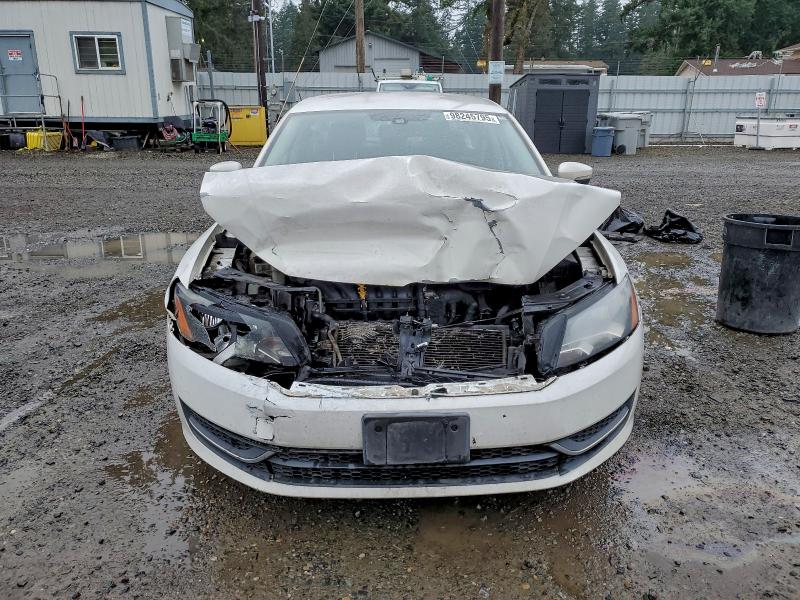 Photo 5 from auction – 2014 VOLKSWAGEN PASSAT S with VIN 1VWAP7A33EC010798