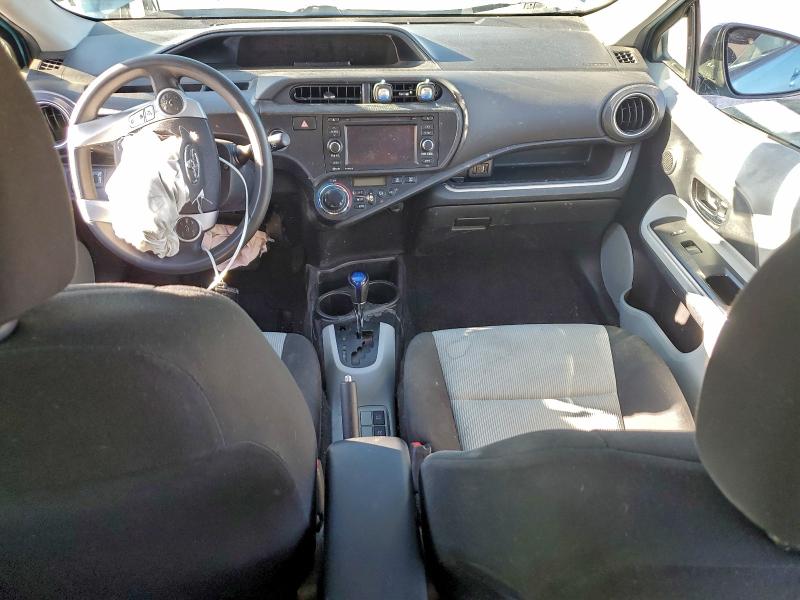 Photo 8 from auction – 2014 TOYOTA PRIUS C with VIN JTDKDTB3XE1060004