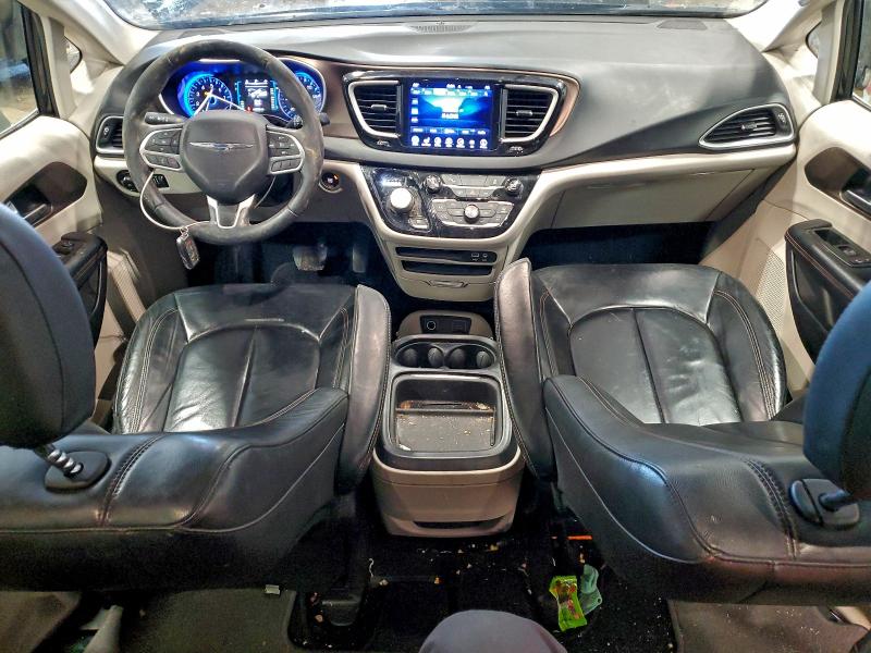 Photo 8 from auction – 2017 CHRYSLER PACIFICA T with VIN 2C4RC1BG6HR610632