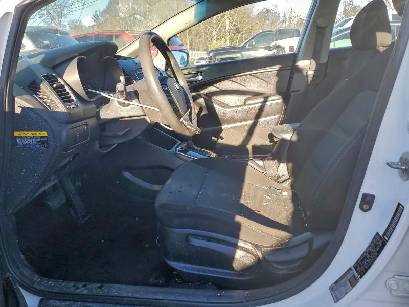 Photo 7 from auction – 2018 KIA FORTE LX with VIN 3KPFK4A70JE229133