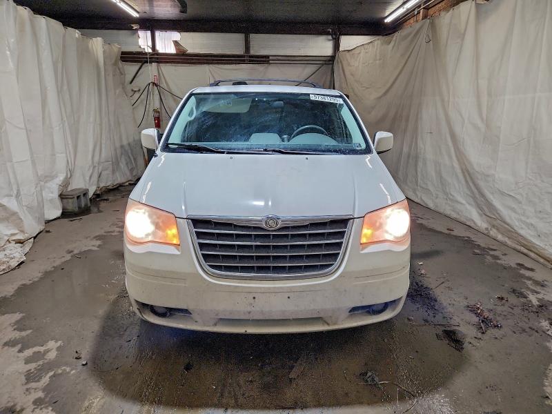 Photo 5 from auction – 2010 CHRYSLER TOWN & COU with VIN 2A4RR5D10AR282896