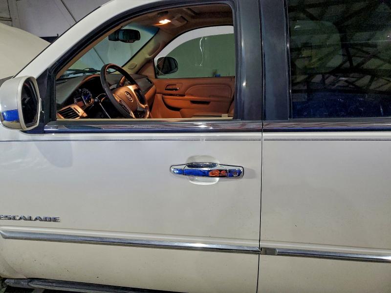 Photo 7 from auction – 2010 CADILLAC ESCALADE P with VIN 1GYUKCEF1AR148112