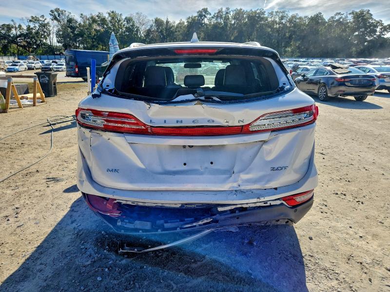 Photo 6 from auction – 2017 LINCOLN MKC RESERV with VIN 5LMCJ3C99HUL70334