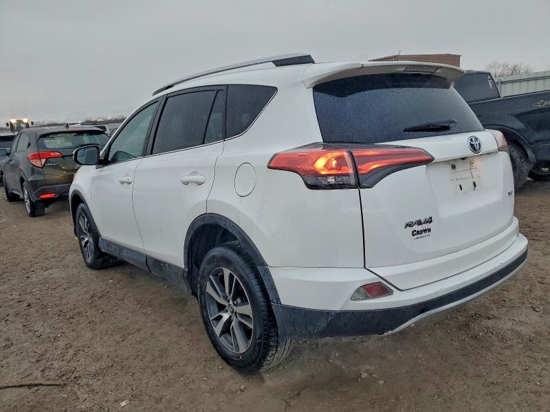 Photo 2 from auction – 2016 TOYOTA RAV4 XLE with VIN 2T3WFREV6GW247806