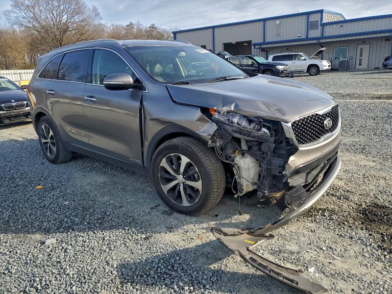 Photo 4 from auction – 2016 KIA SORENTO EX with VIN 5XYPHDA56GG150529